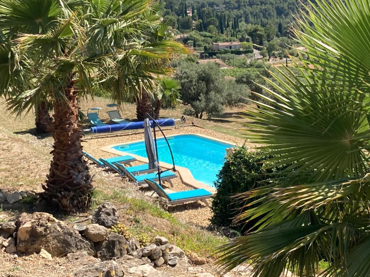 La Venturonne Appartement Neuf Rez De Jardin 45 M2 Vue Mer Et Vignes 10 Mn Des Plages Le Beausset Luaran gambar