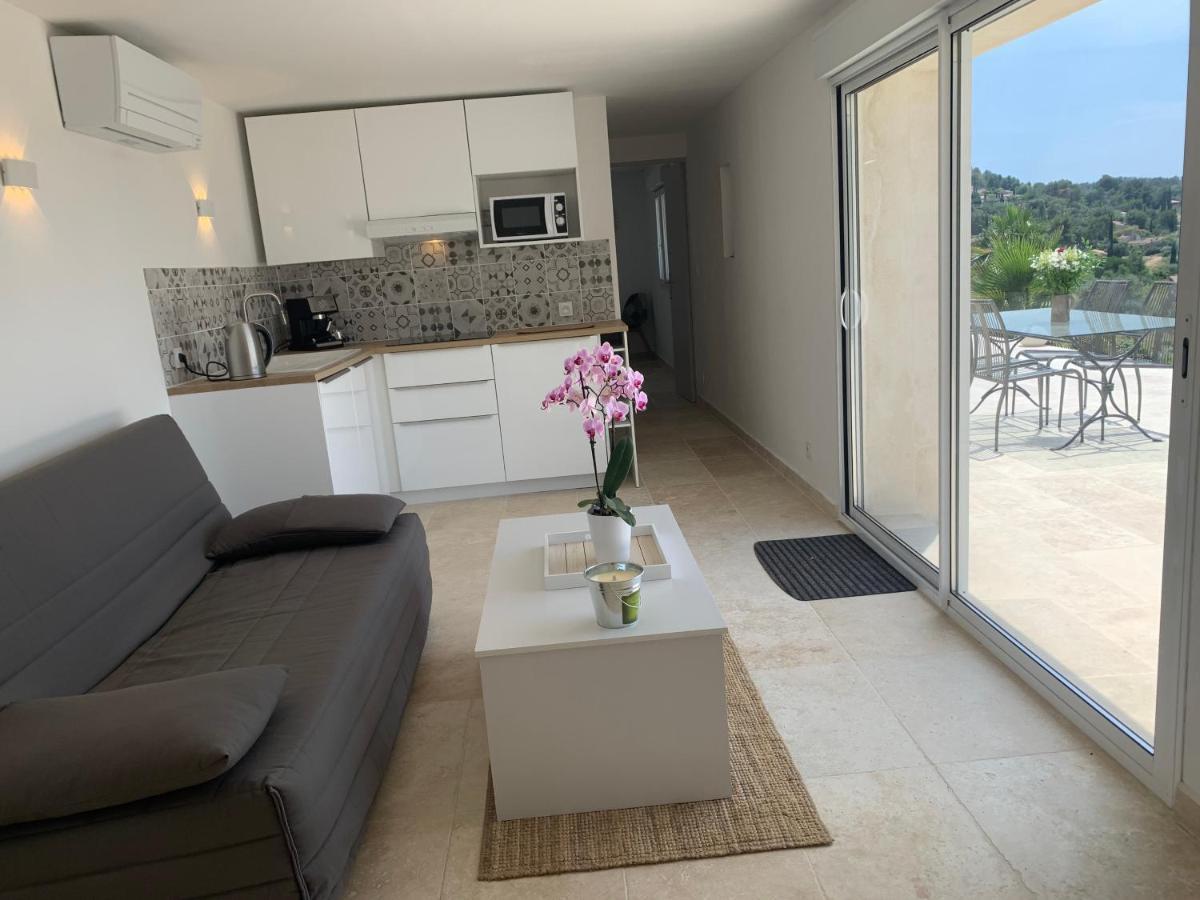 La Venturonne Appartement Neuf Rez De Jardin 45 M2 Vue Mer Et Vignes 10 Mn Des Plages Le Beausset Luaran gambar